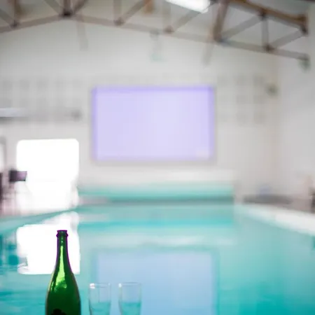 Moderne Proche Du Mans Avec Piscine Interieure