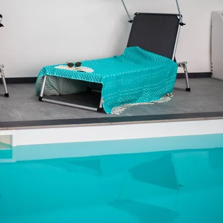 Moderne Proche Du Mans Avec Piscine Interieure Villa