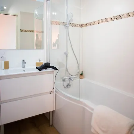 Moderne Proche Du Mans Avec Piscine Interieure Villa *