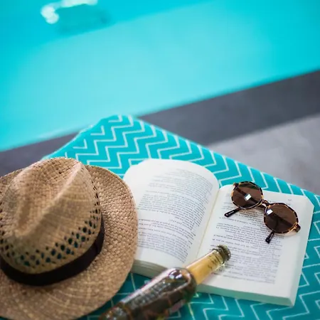 Moderne Proche Du Mans Avec Piscine Interieure